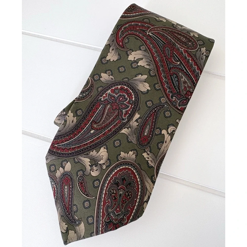 Vintage Bill Blass Silk Paisley Tie Olive Green Red Cream Made in USA 56.5